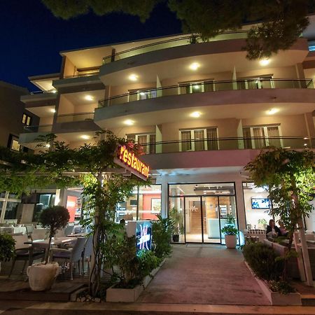 Hotel Maritimo マカルスカ エクステリア 写真