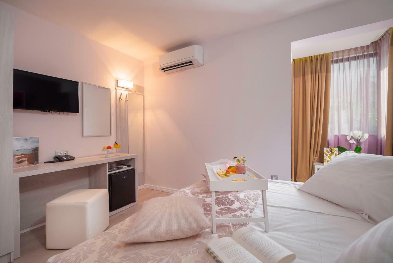 Hotel Maritimo マカルスカ エクステリア 写真