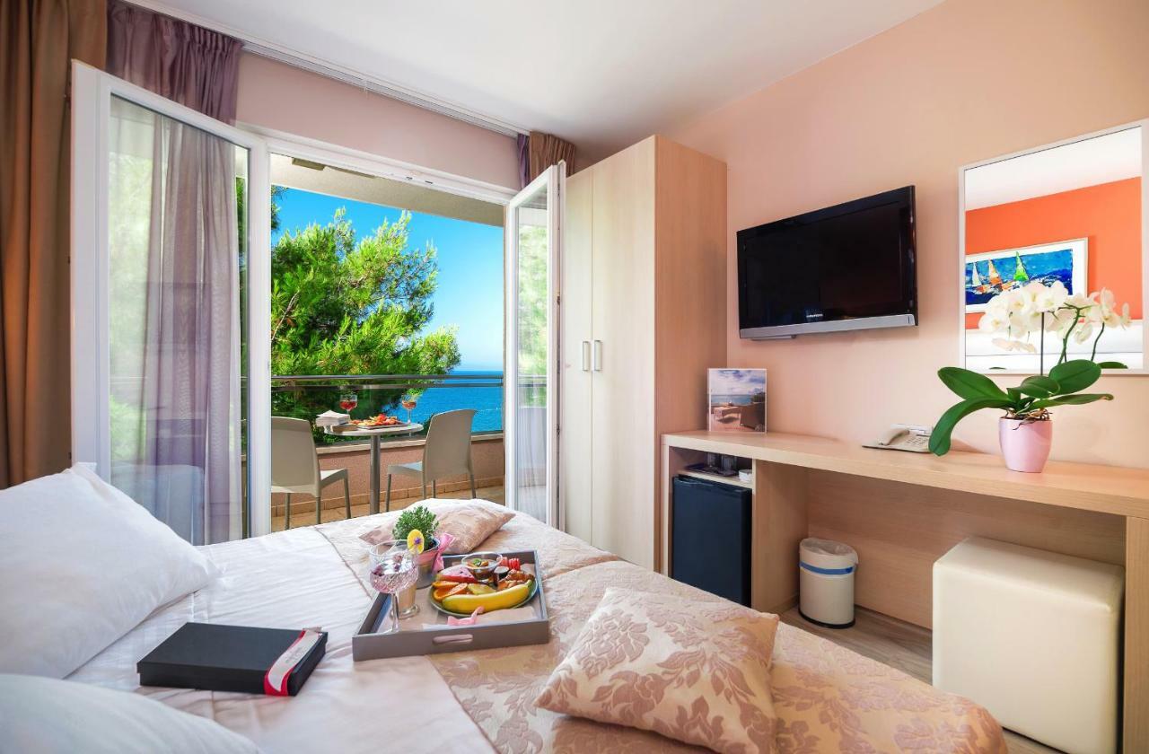 Hotel Maritimo マカルスカ エクステリア 写真