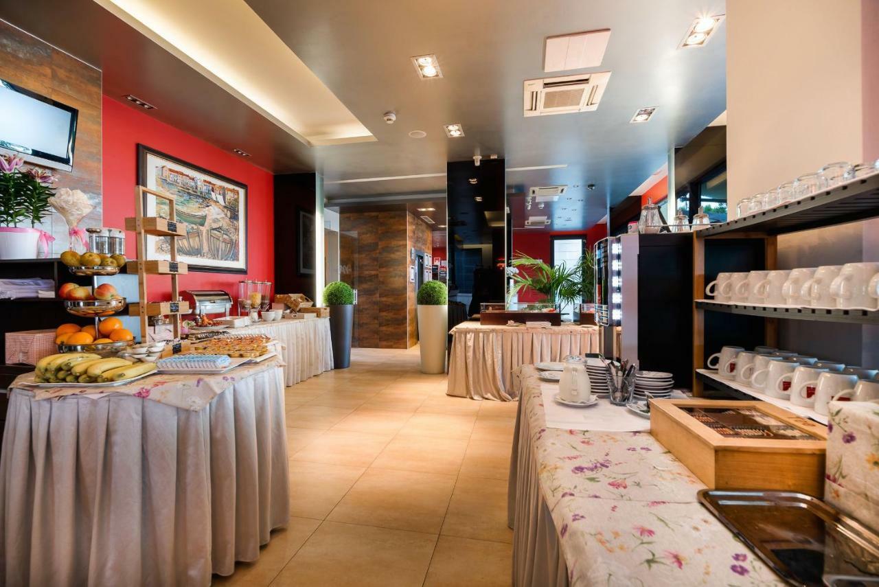 Hotel Maritimo マカルスカ エクステリア 写真